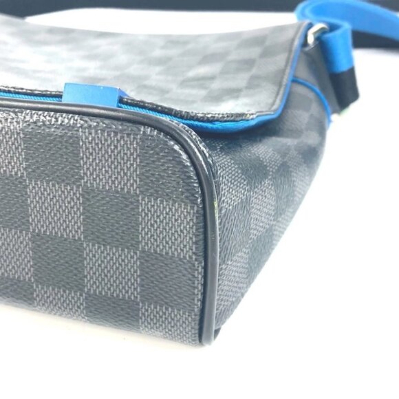 LOUIS VUITTON N42420 Damier Graphite District PM Messenger Shoulder Bag - Picture 8 of 12